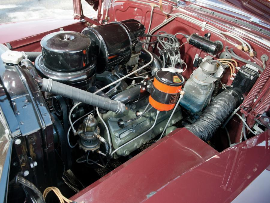  Cadillac Series 62 Convertible 1947 года  (фото 18 из 31)